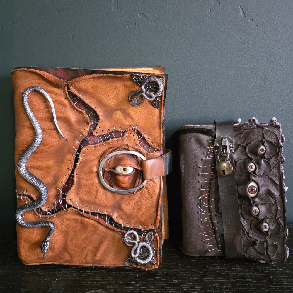 Hocus Pocus Book! - Picture 4 of 5